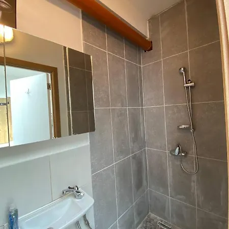 بيت شباب Sweet Home Antwerpen *