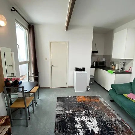 Sweet Home Antwerpen بيت شباب