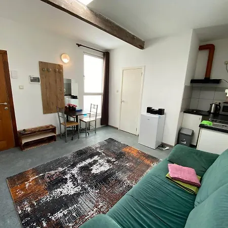 بيت شباب Sweet Home Antwerpen